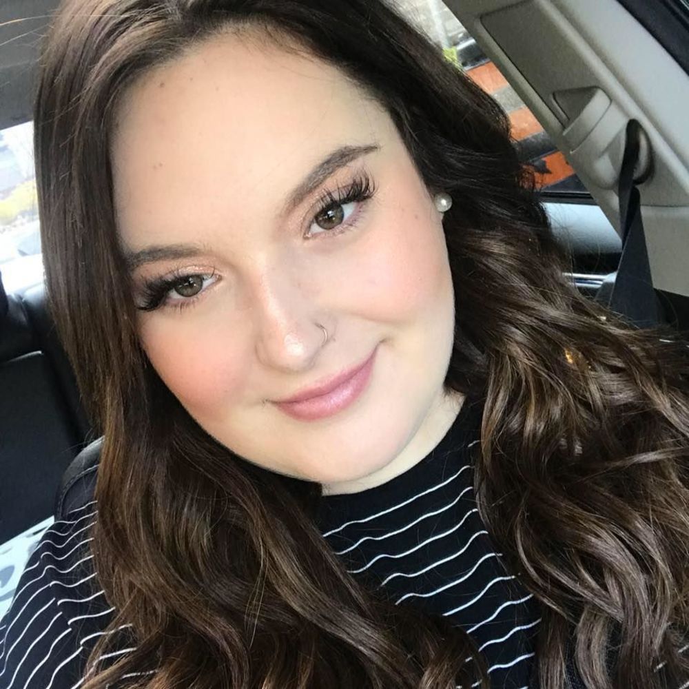 Meet your Posher, Alexis